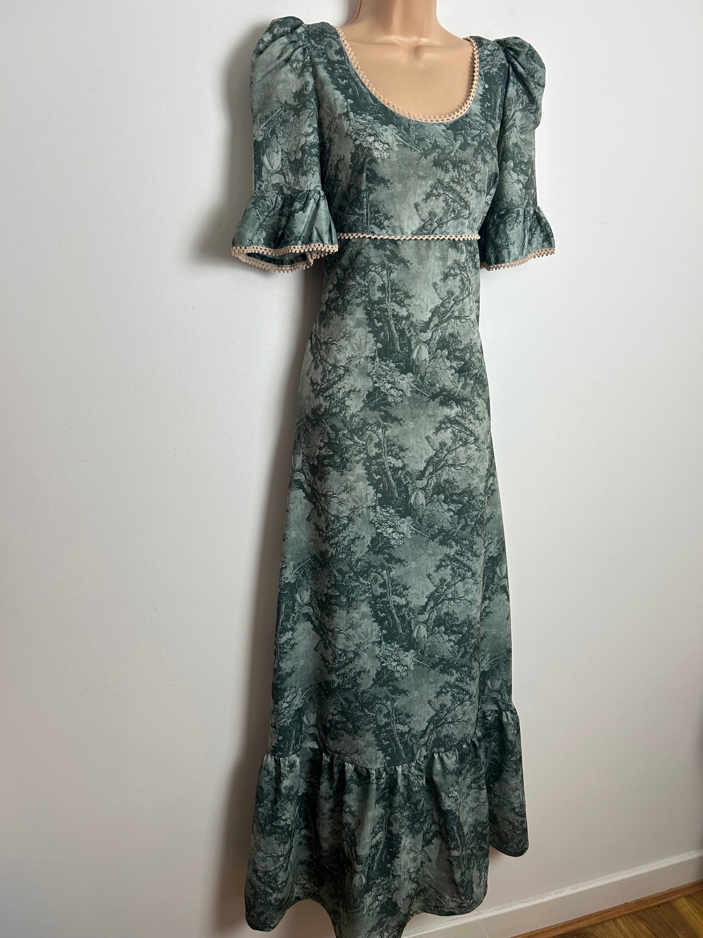 Vintage 1970s Size 8 Incredible Smoky Teal Grey Renaissance Toile De Jouy Novelty Print Maxi Dress