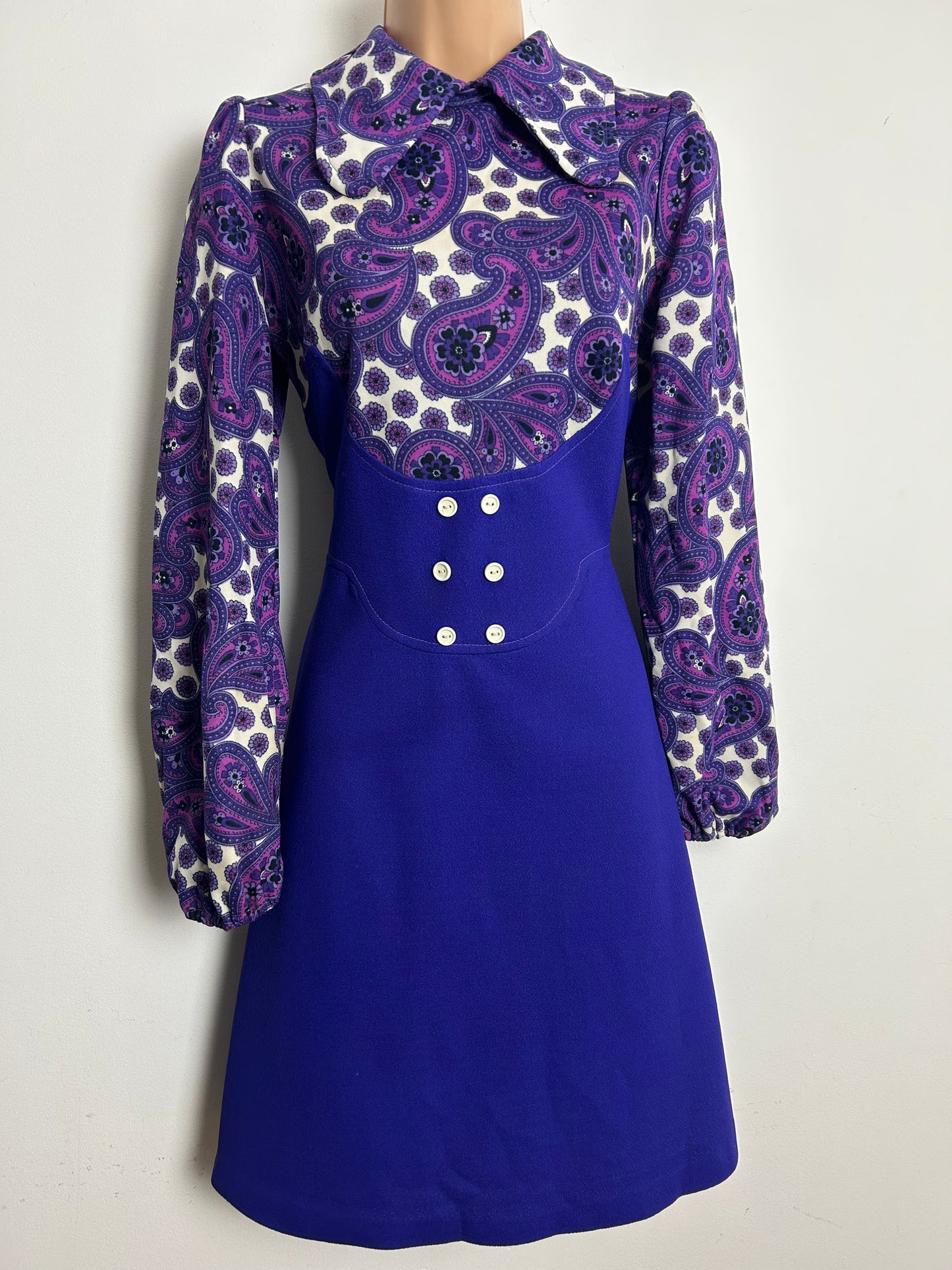 Vintage 1960s Size 12 Purple & White Paisley Print Beagle Collar Long Sleeve Mod Dress