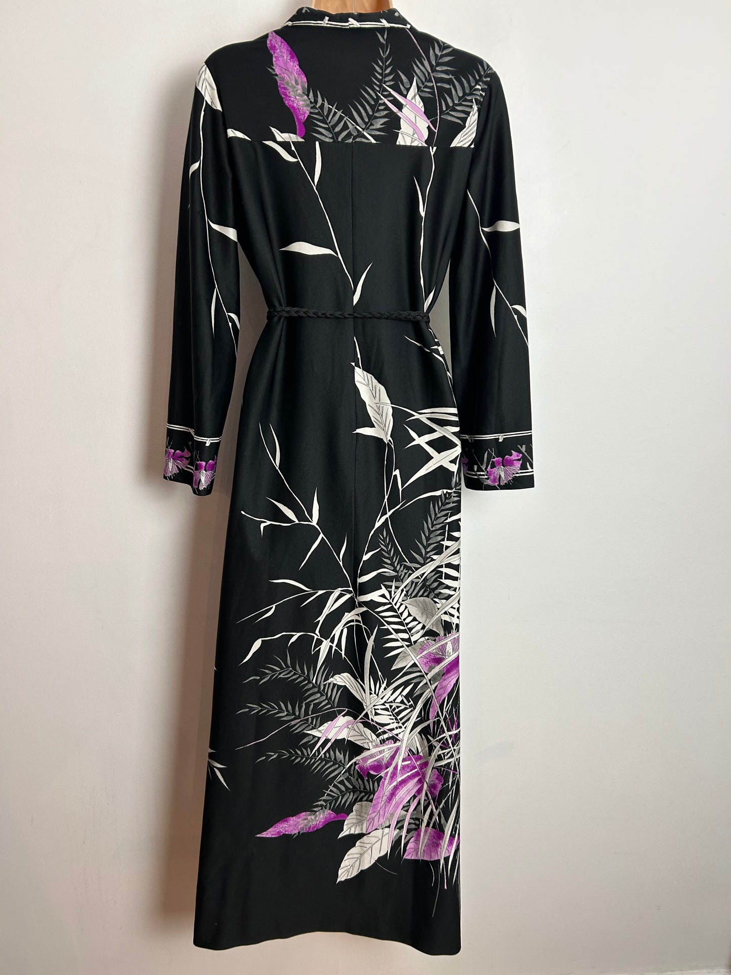 Vintage 1970s UK Size 14-16 Black Pink White & Grey Leaf Print Long Sleeve Belted Dress