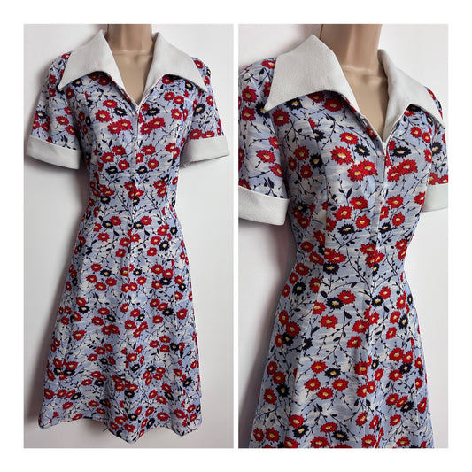 Vintage 1970s UK Size 12 Cute Pale Blue Red & White Dagger Collar Short Sleeve Day Dress