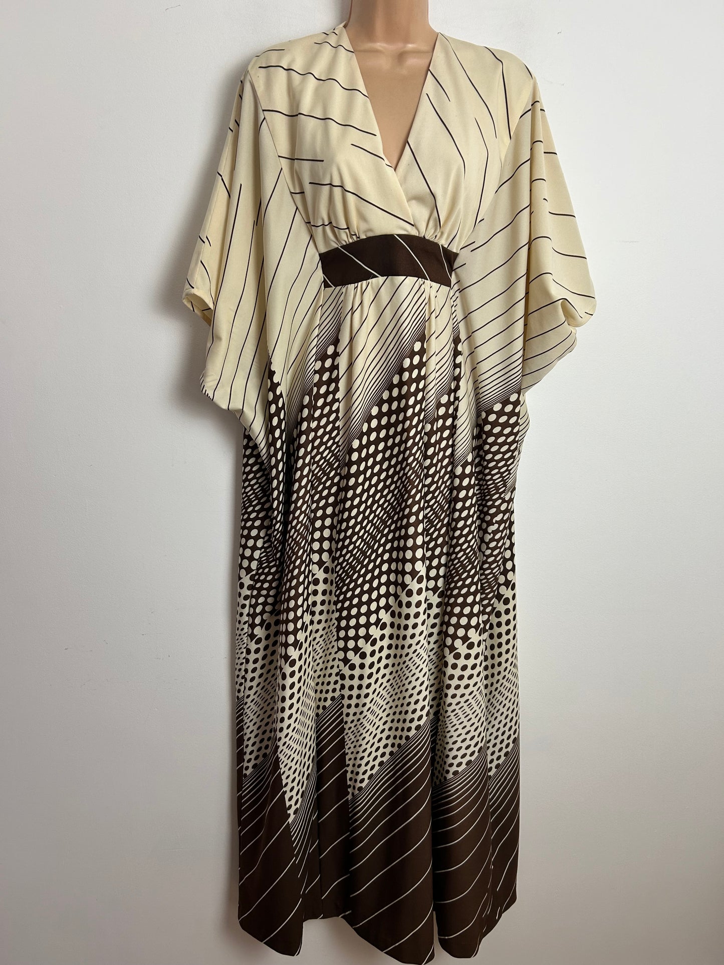 Vintage 1970s Up To Size 18/20 Cream & Brown Stripe & Polka Dot Print Wide Sleeve Kaftan Maxi Dress