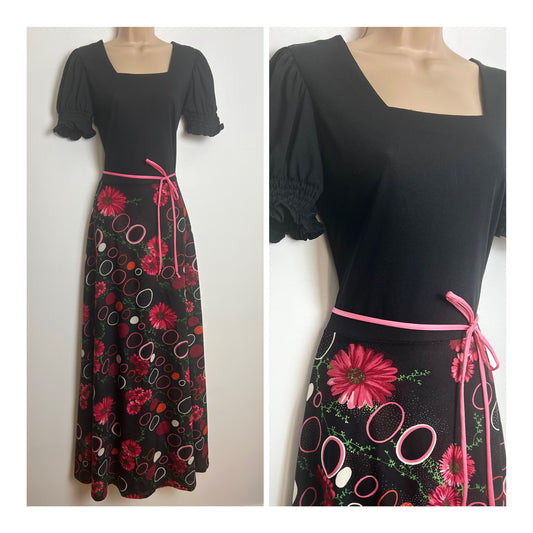 Vintage 1970s Size 8 Black Dark Red & Pink Floral Circle & Spot Print Short Sleeve Belted Maxi Dress