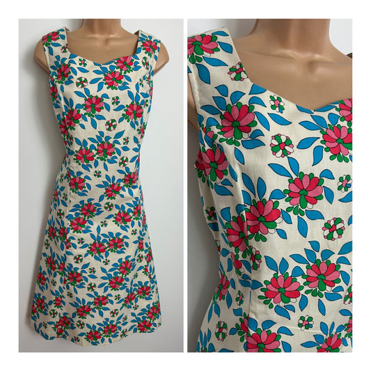 Vintage 1970s Size 14-16 Off White Blue & Pink Floral Print Summer Shift Day Dress