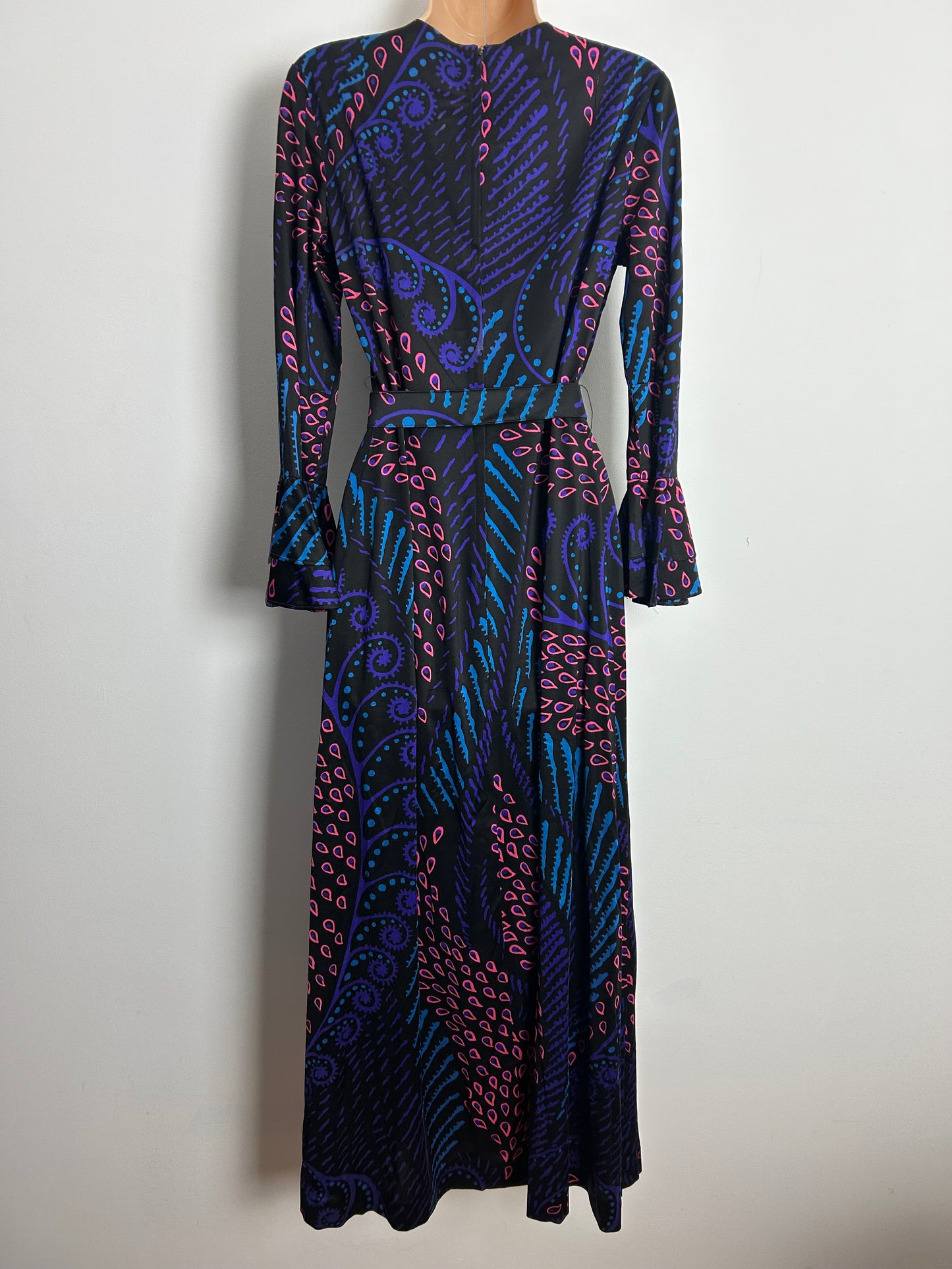 Vintage 1970s DL BARRON UK Size 10 Stunning Black Pink Purple & Blue Abstract Print Long Sleeve Belted Maxi Dress