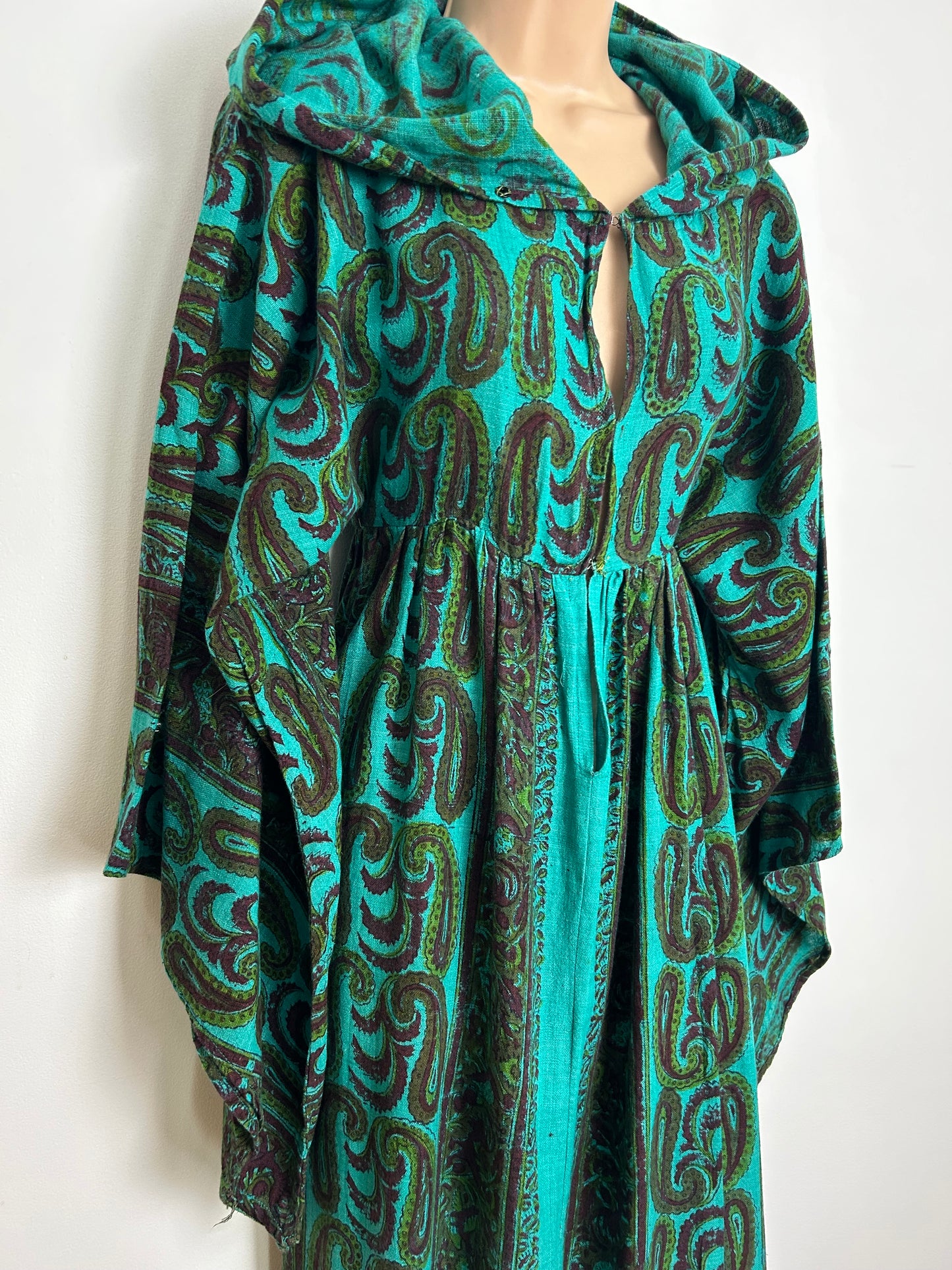 Vintage 1970s MOGUL Approx Size 8 Dark Turquoise Green Paisley Print Wide Sleeve Hooded Kaftan Style Maxi Dress