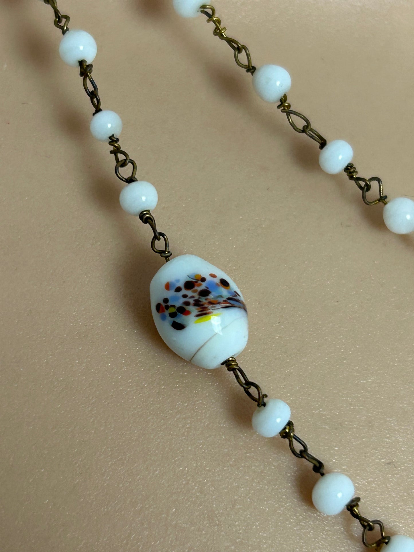 Vintage 1930s Art Deco White Milk Glass Beaded Long Flapper Sautoir Necklace - 68cm