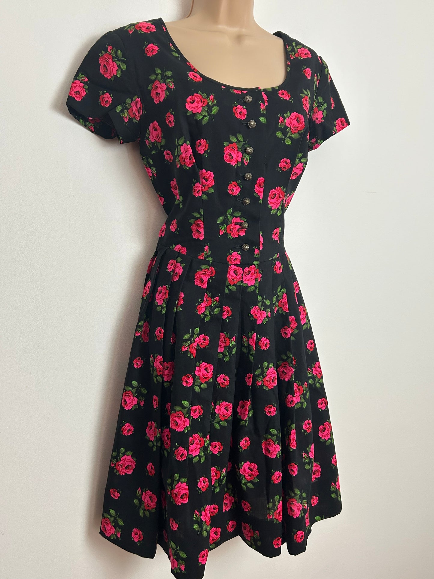 Vintage 1950s FANNY WITTKE TYROLEAN Size 8 Black & Pink Rose Floral Print Cotton Pleated Dirndl Traditional Folk Dress