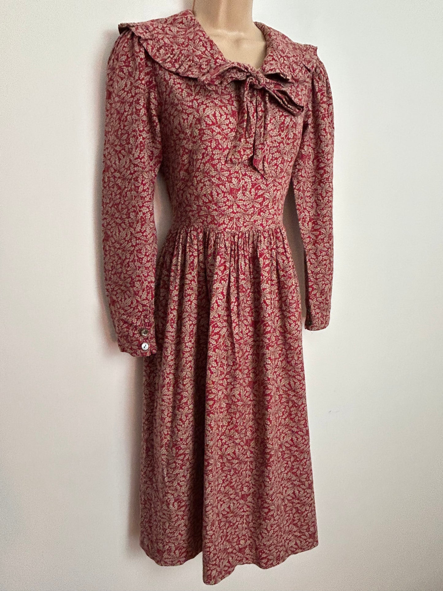 Vintage Early 1980s LAURA ASHLEY UK Size 8-10 (Labelled UK 10) Dark Red & Beige Leaf Print Tie Collar Wool Mix Day Dress