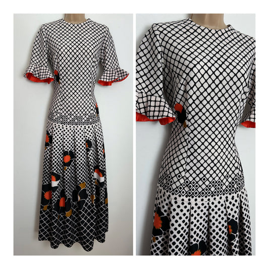 Vintage 1970s Size 8 Black White & Orange Check & Floral Print Pleated Drop Waist Maxi Dress