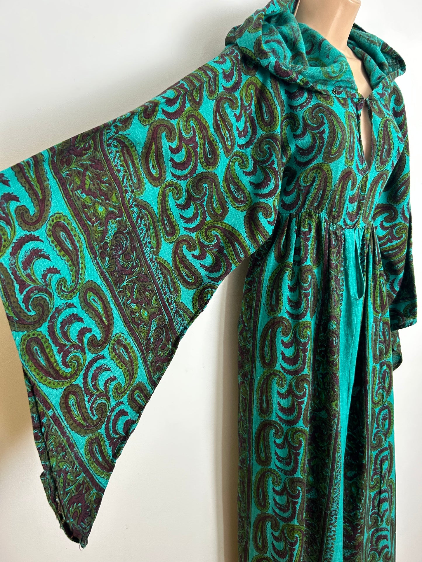 Vintage 1970s MOGUL Approx Size 8 Dark Turquoise Green Paisley Print Wide Sleeve Hooded Kaftan Style Maxi Dress