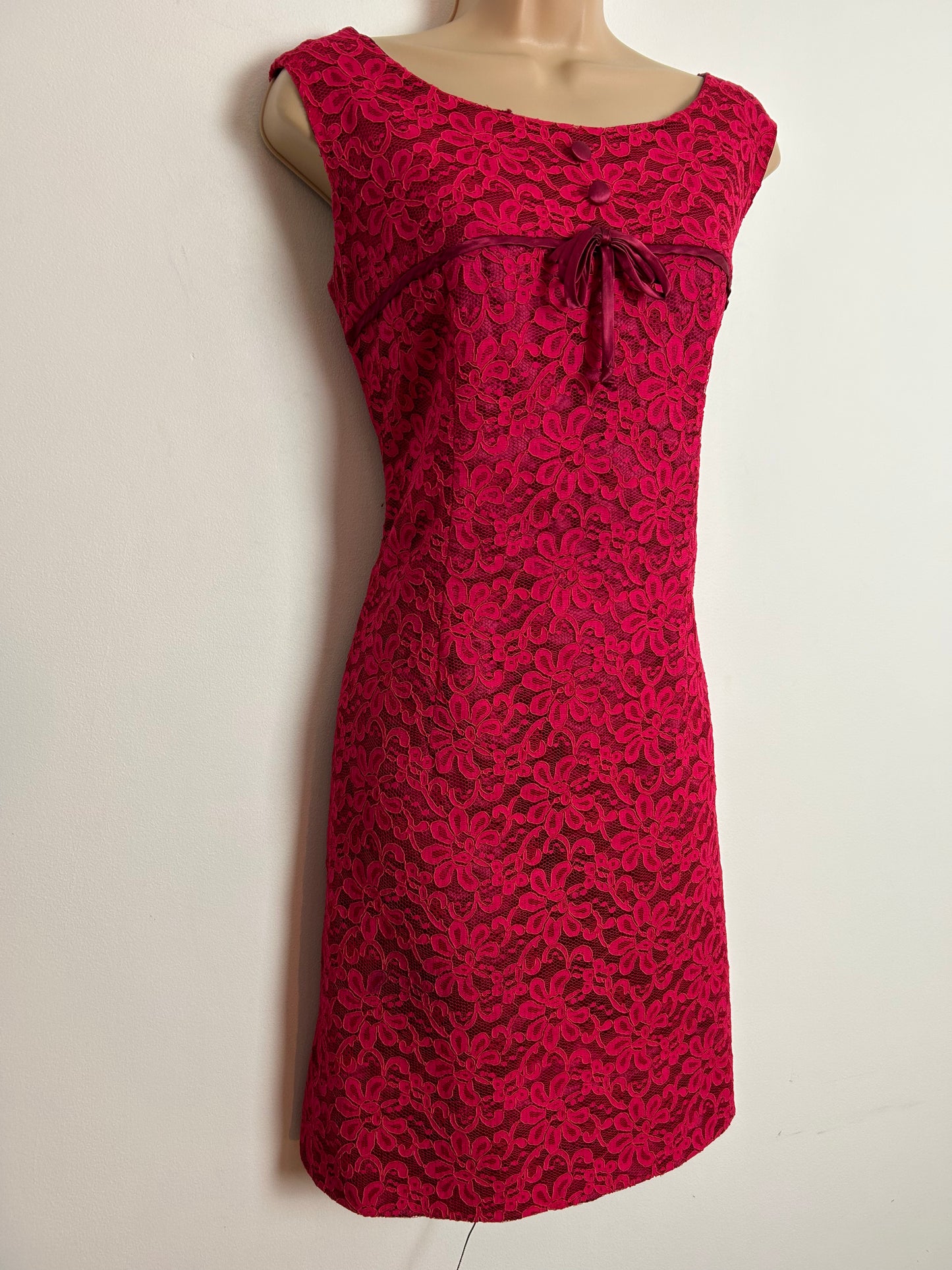 Vintage 1960s UK Size 10 Red Floral Lace Satin Bow & Button Detail Mod Shift Party Dress