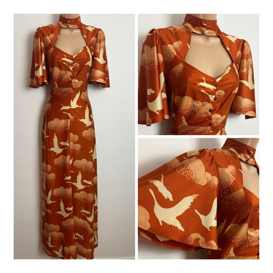 Vintage 1970s VAN ALLEN Size 8 Rusty Orange & Beige Bird & Cloud Print Choker Neck Flutter Sleeve Maxi Dress