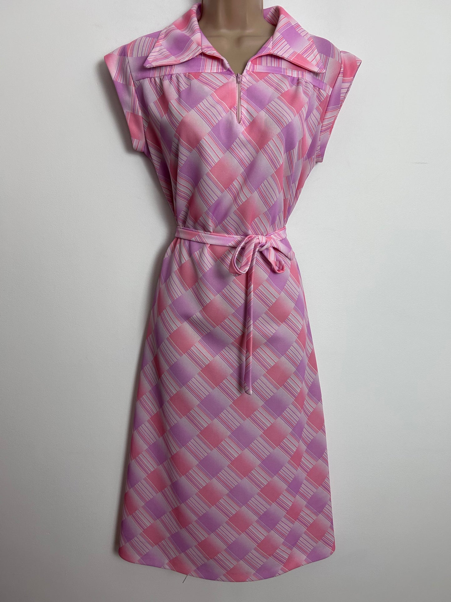 Vintage 1970s DEBENHAMS UK Size 14 Pink Tones Diamond & Stripe Print Belted Day Dress