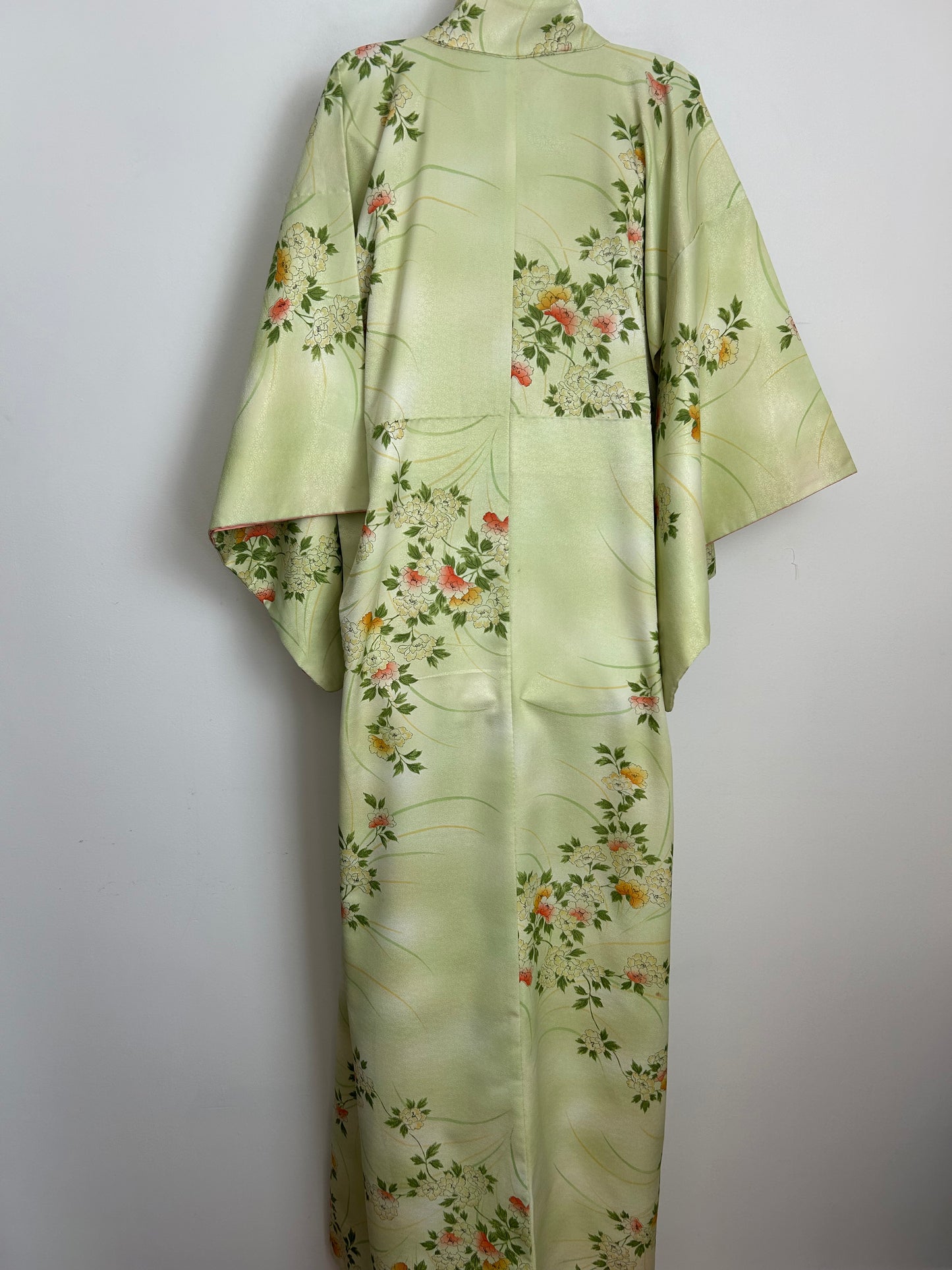 Vintage Traditional Authentic Up To Size 16 Beautiful Pale Green & Orange Floral Print Japanese Kimono