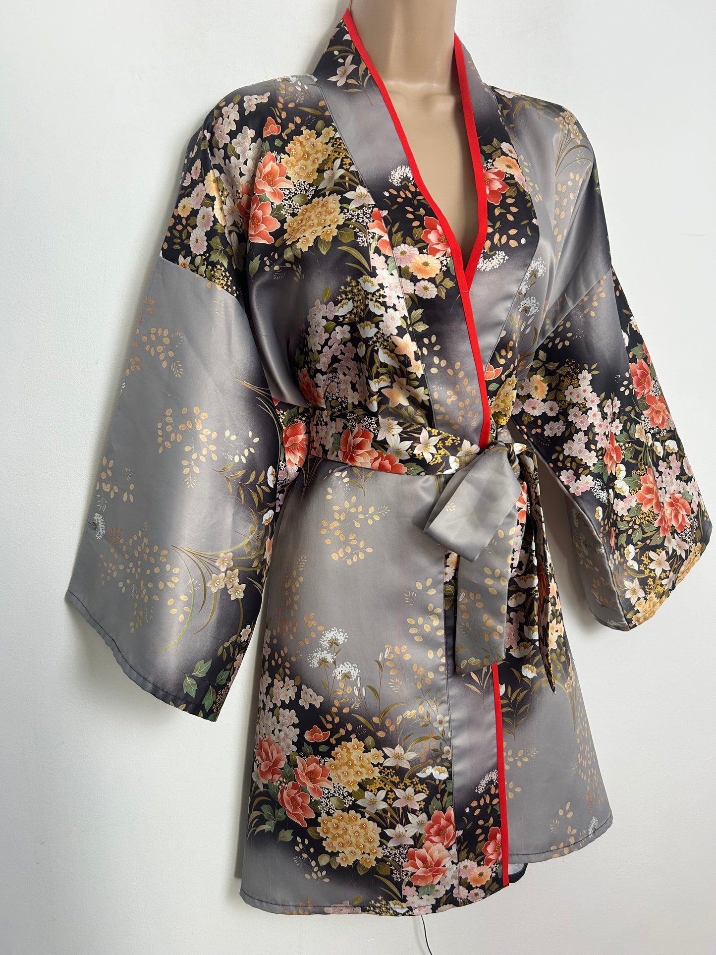 Vintage Late 1970s Made In Japan MITSUKIKU Up To Size 16 Grey Black Orange & Pink Floral Print Kimonoi Style Mid Length Robe