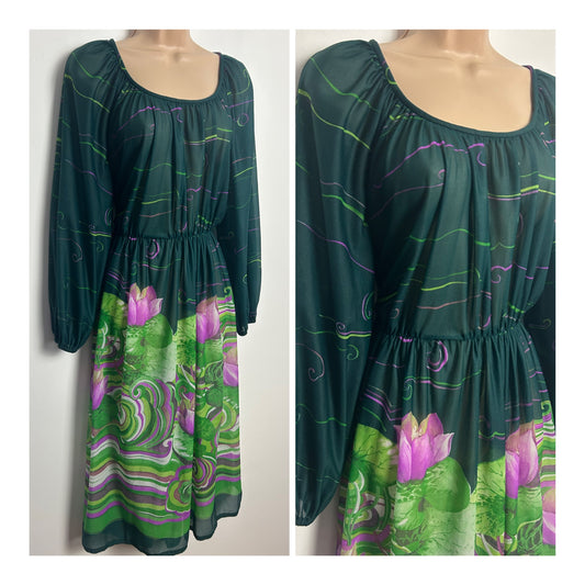 Vintage Late 1970s VILEDA Size 12 Dark Green & Purple Floral Print Long Sleeve Nylon Midi Dress