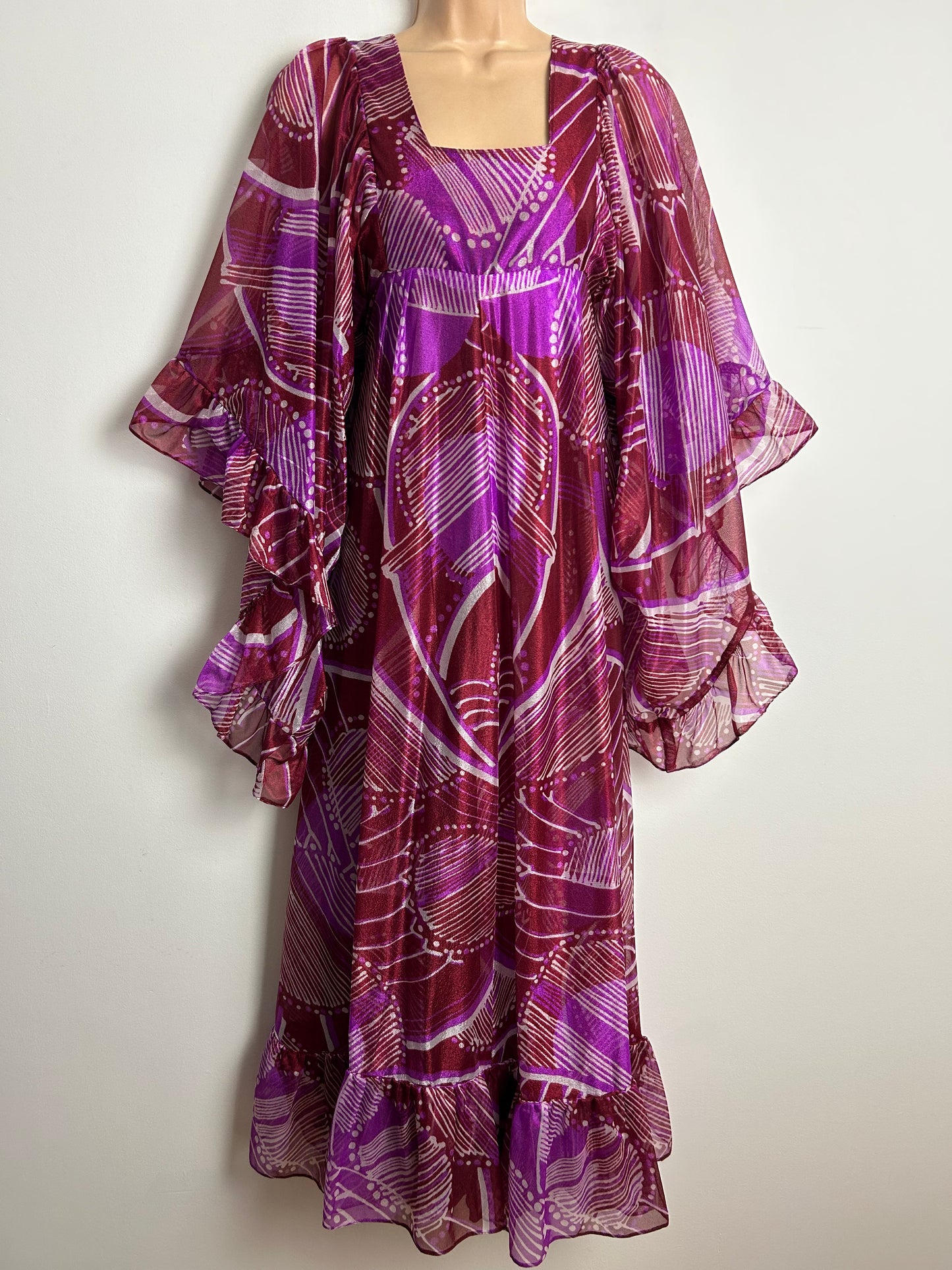Vintage 1970s Size 10 Plum & Purple Abstract Pattern Nylon Very Wide Angel Sleeve Maxi Dress