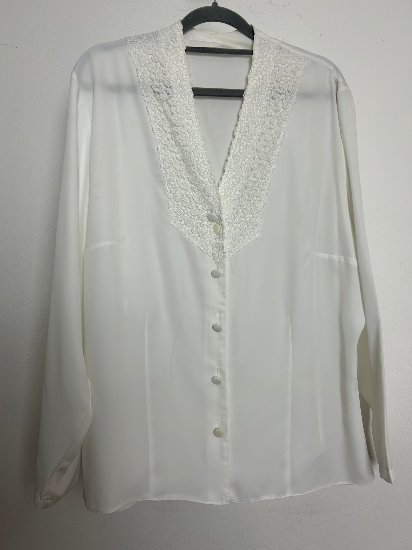 Vintage 1980s Size 16 Pretty White Lace Trim Long Sleeve Blouse