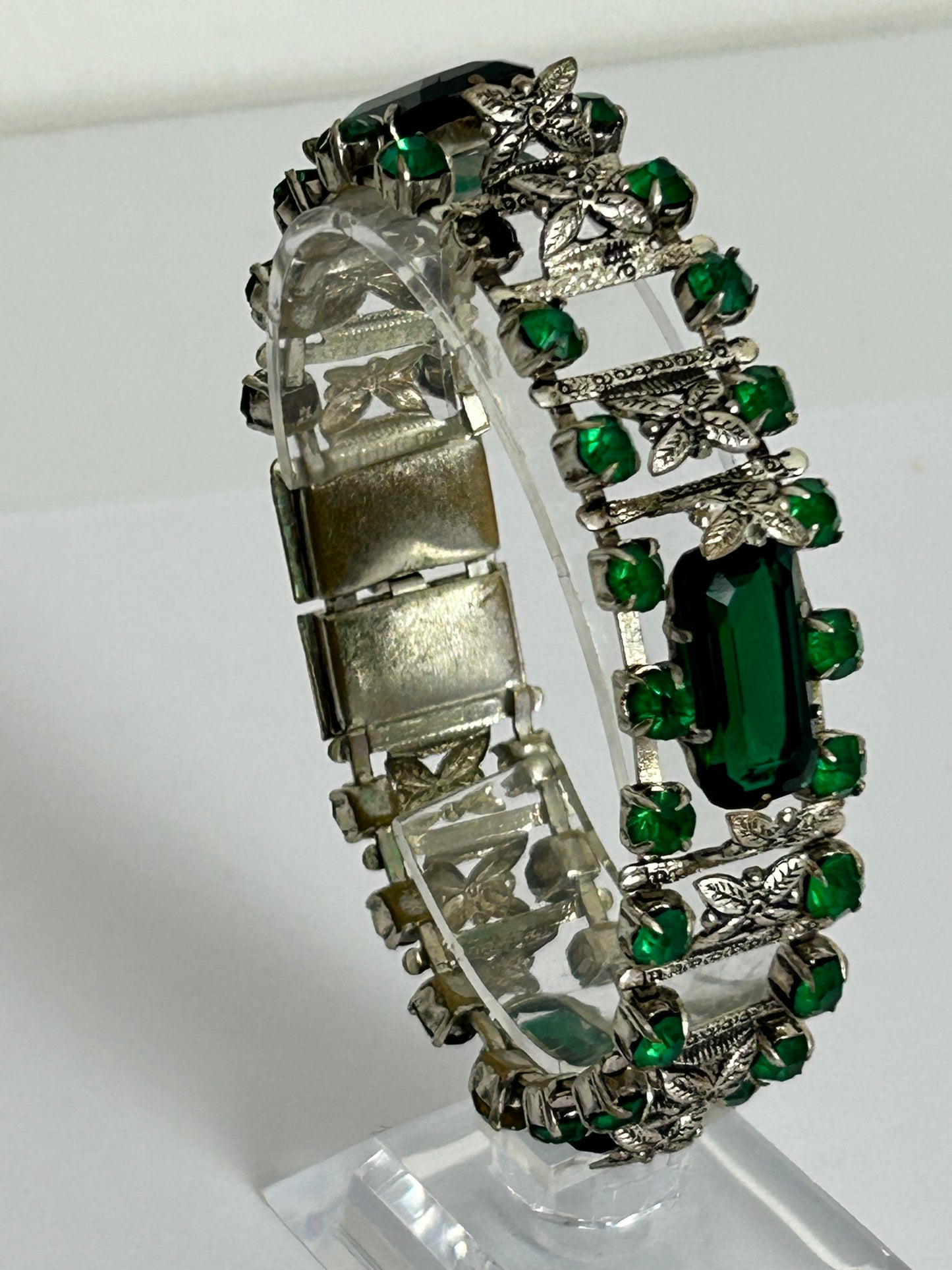 Vintage 1960s Silver Tone Flower Detail Green Glass Stone Panelled Link Bracelet