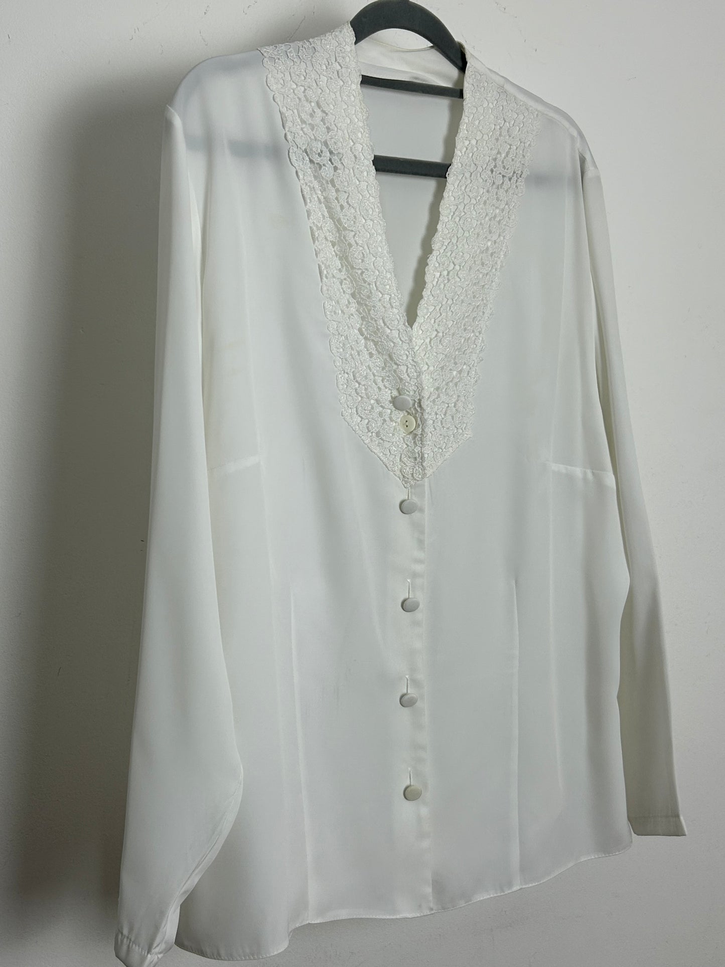 Vintage 1980s Size 16 Pretty White Lace Trim Long Sleeve Blouse