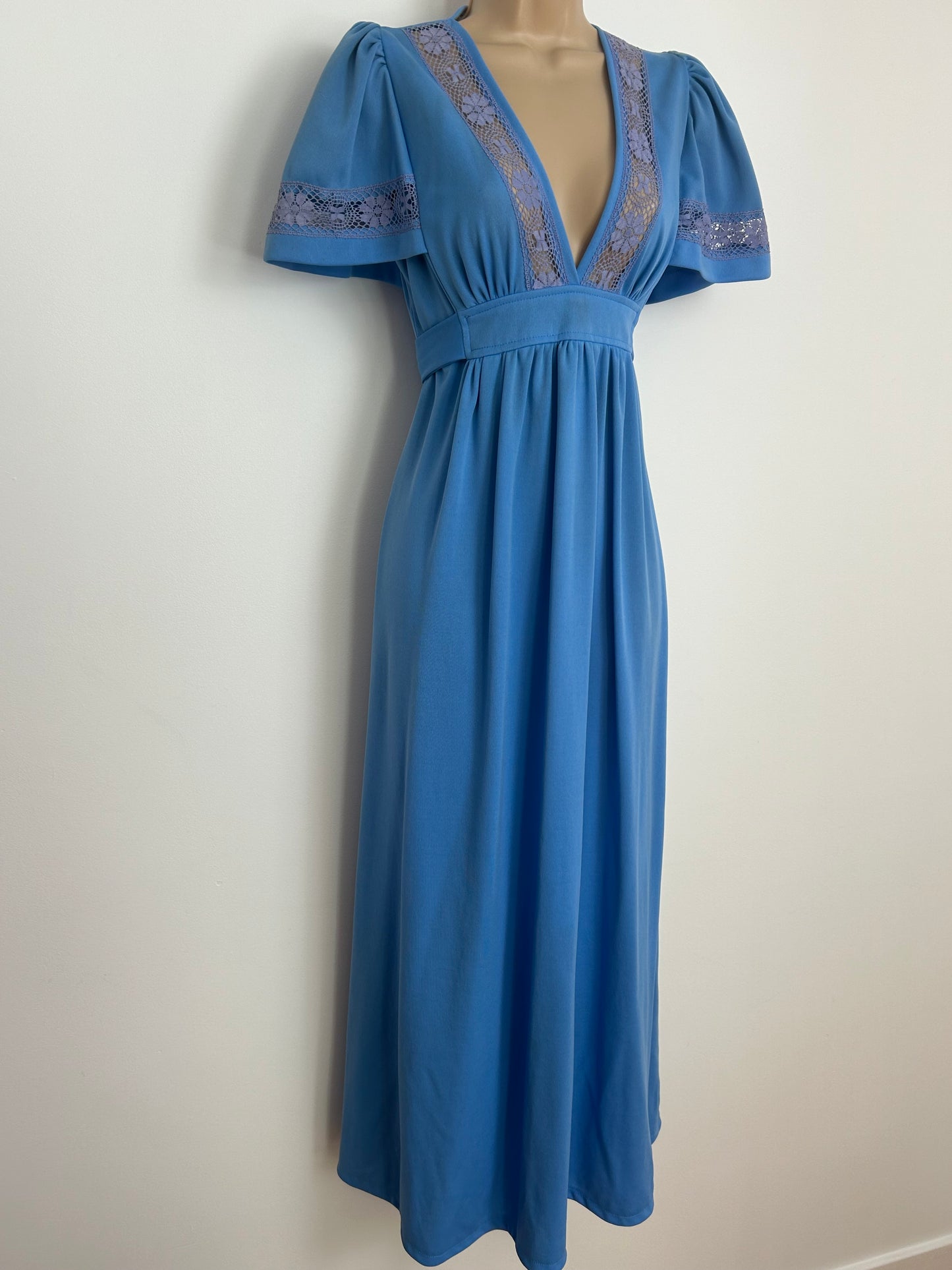 Vintage 1970s RICHARD SHOPS Size 8 Blue Lace Trim Flutter Sleeve Tie Back Maxi Dress