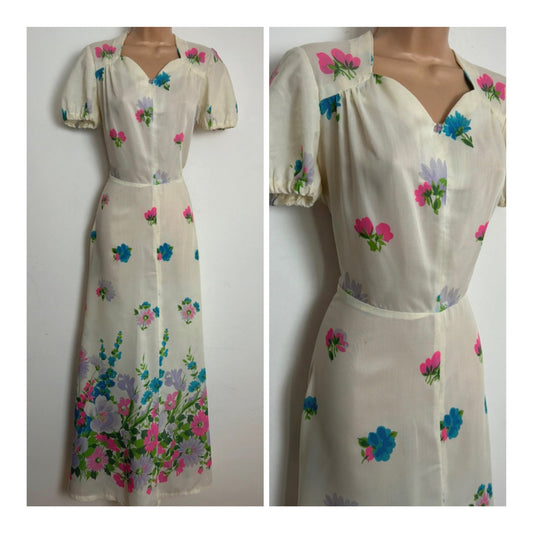 Vintage 1970s Size 10 Cream Pink & Blue Floral Print Short Sleeve Summer Maxi Dress