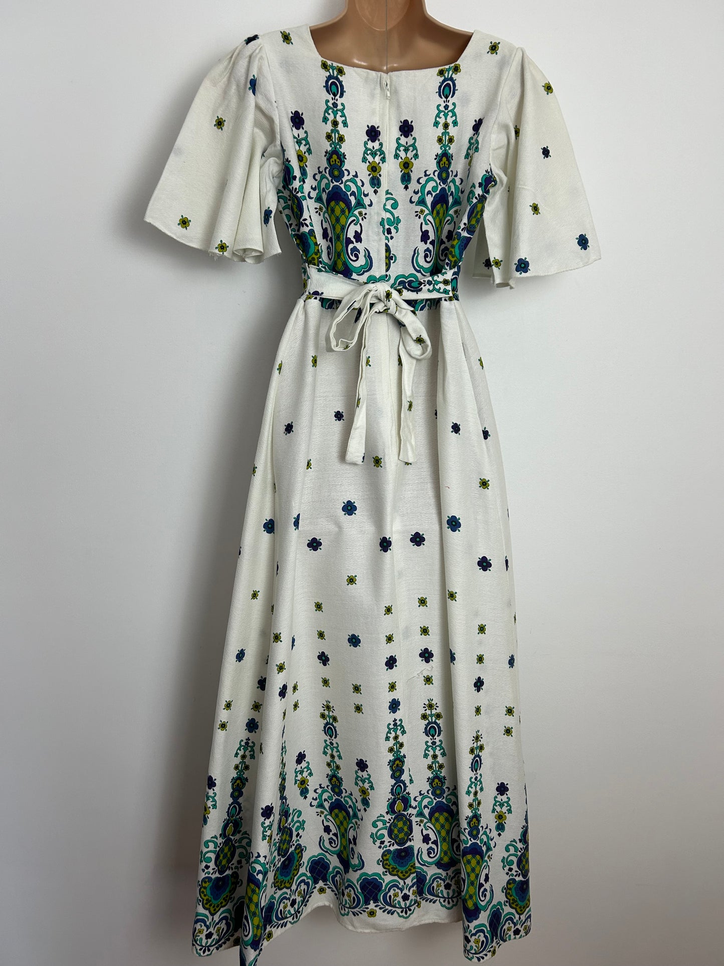 Vintage 1970s UK Size 10 Beautiful White Blue & Green Tones Floral Print 100% Cotton Boho Summer Maxi Dress