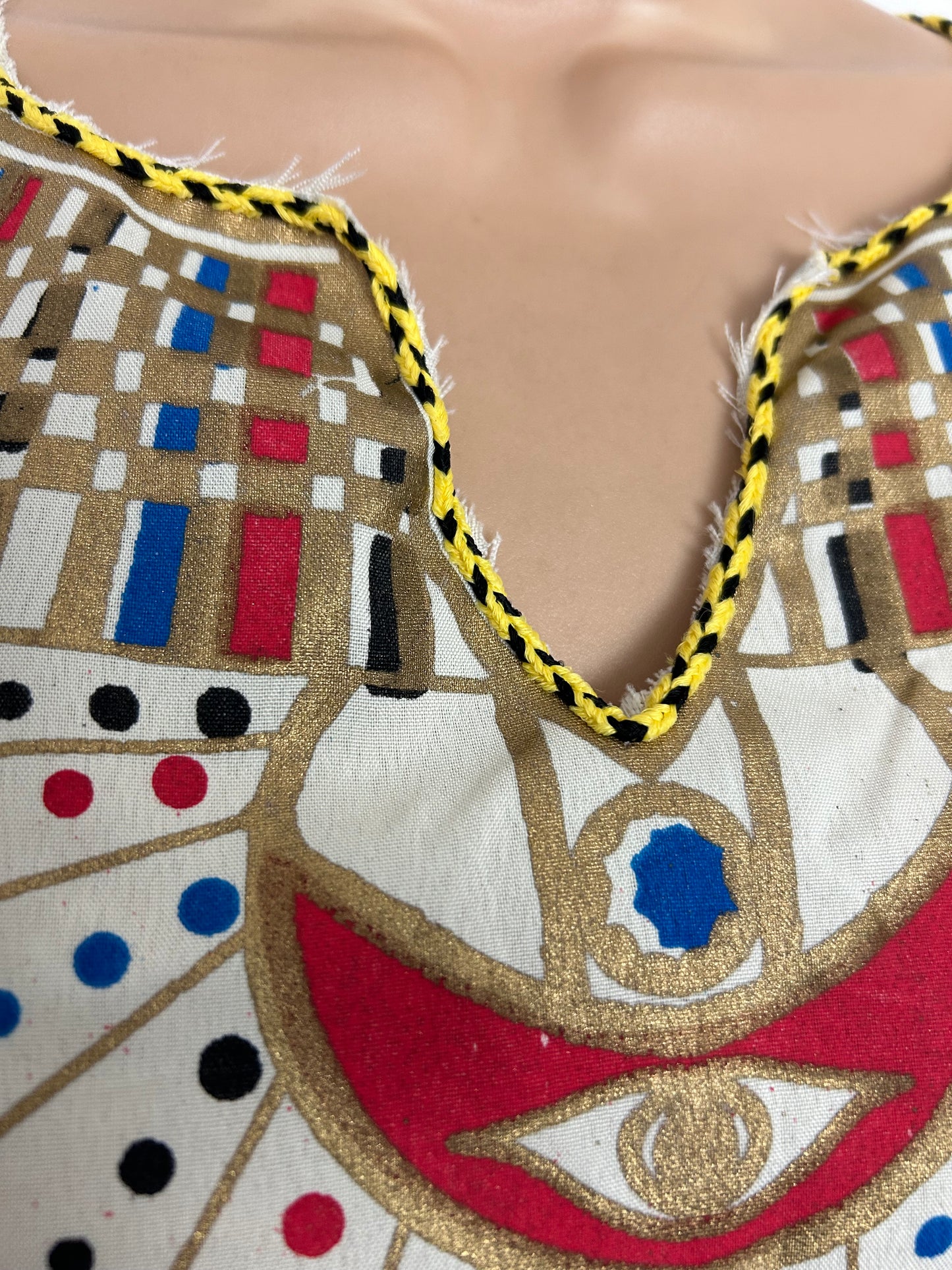 Vintage One Size Cream Gold Red & Blue Egyptian Theme Novelty Print Kaftan