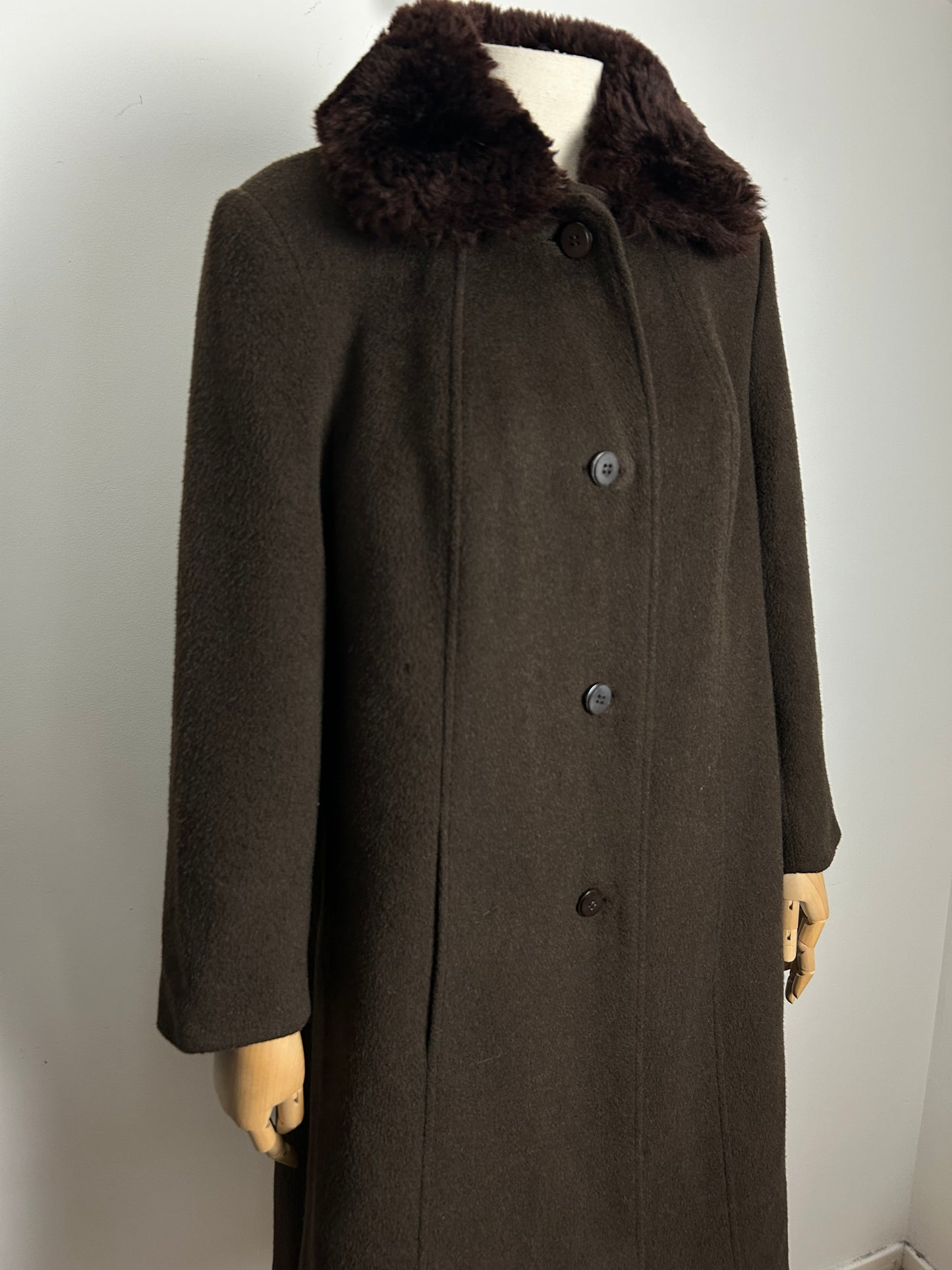 Vintage 1970s VARTEKS Size 12 Dark Brown Wool Mix Faux Fur Collar Winter Coat
