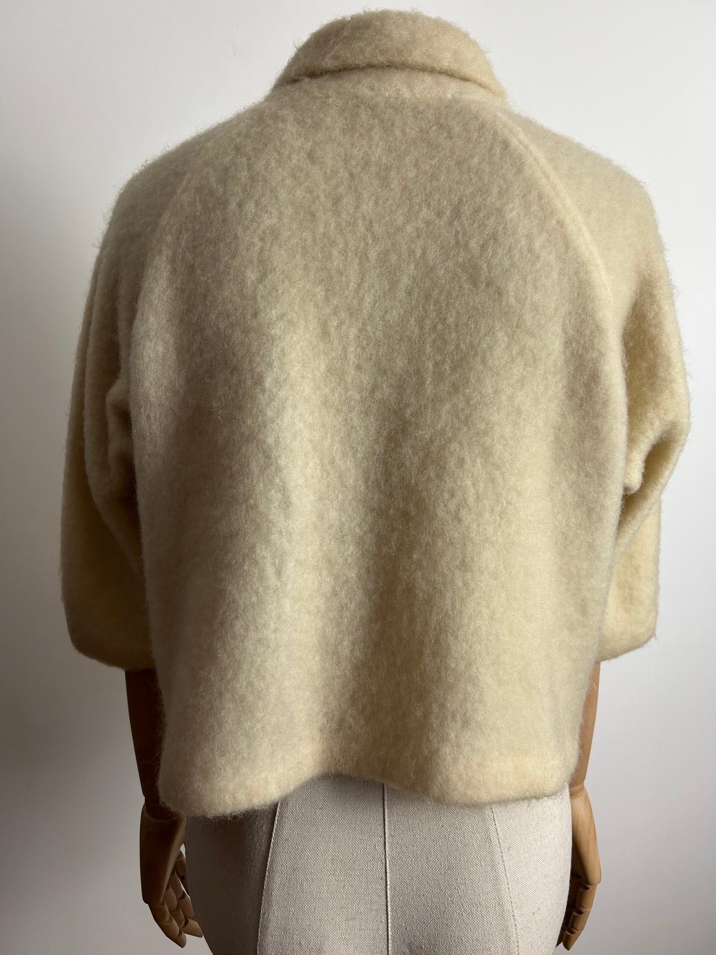 Vintage 1960s UK Size 10-12 Cute Little Cream Lambswool 3/4 Sleeve Jacket