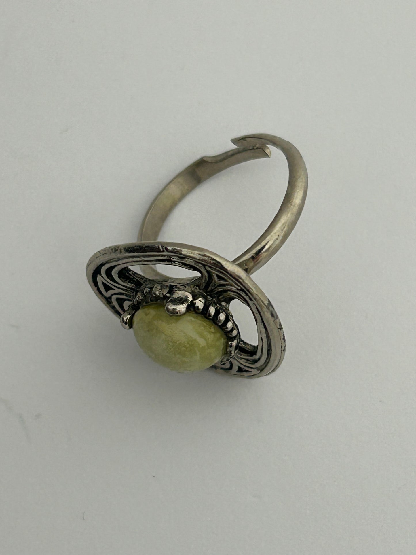 Vintage Silver Tone Base Metal & Green Stone Set Scottish Celtic Style Adjustable Ring Size Q