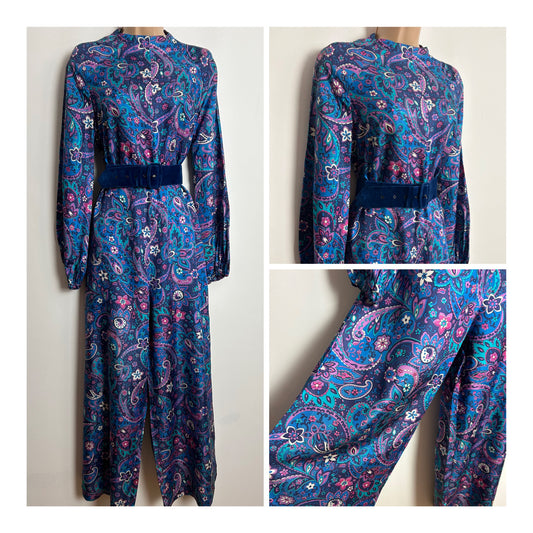 Vintage Late 1960s UK Size 8 Blue Purple & Pink Tones Paisley Print Long Sleeve Wide Leg Jumpsuit