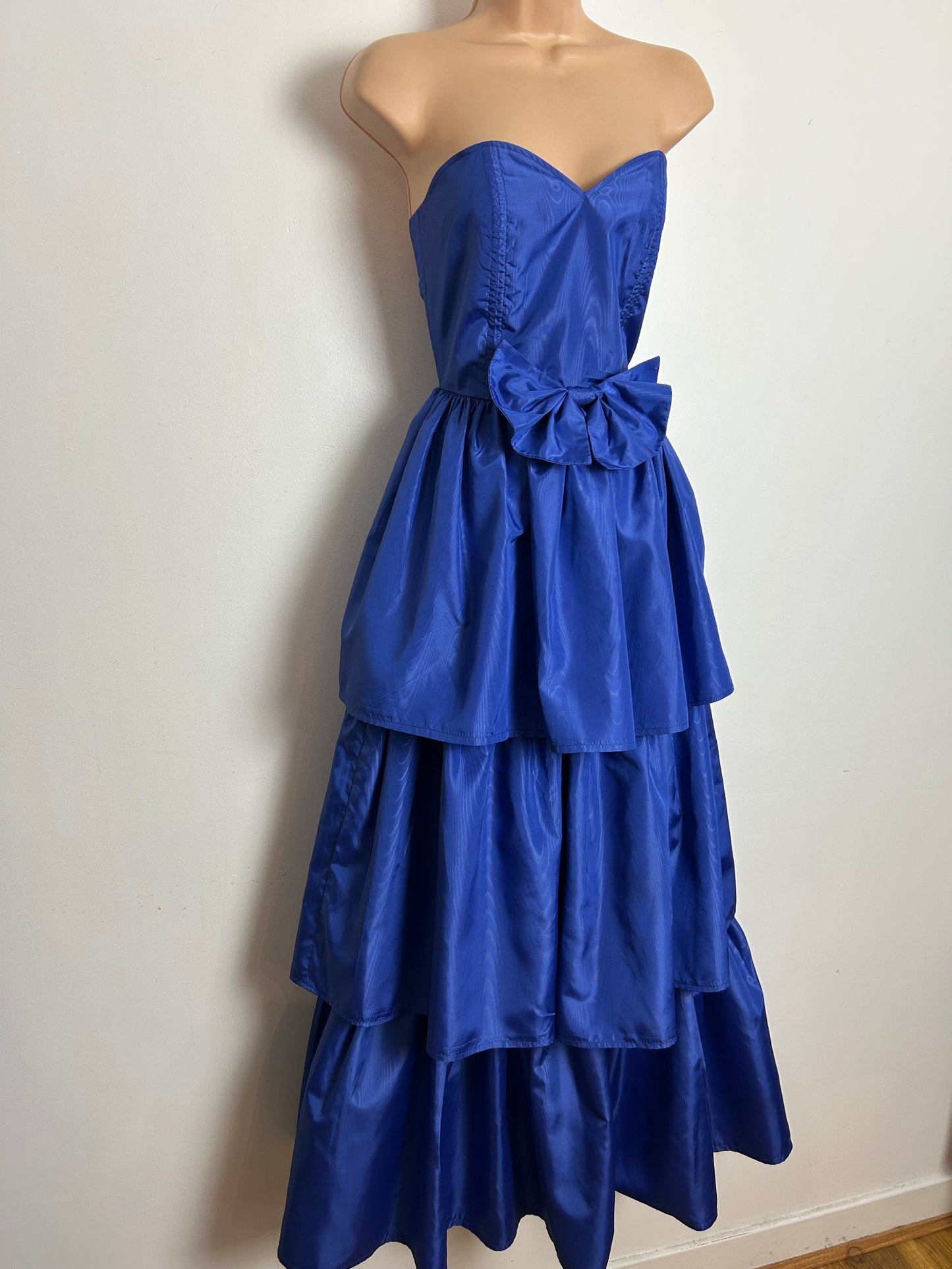 Vintage 1980s VIVIEN SMITH Size 6-8 AMAZING Blue Watermark Strapless Tiered Occasion Ballgown