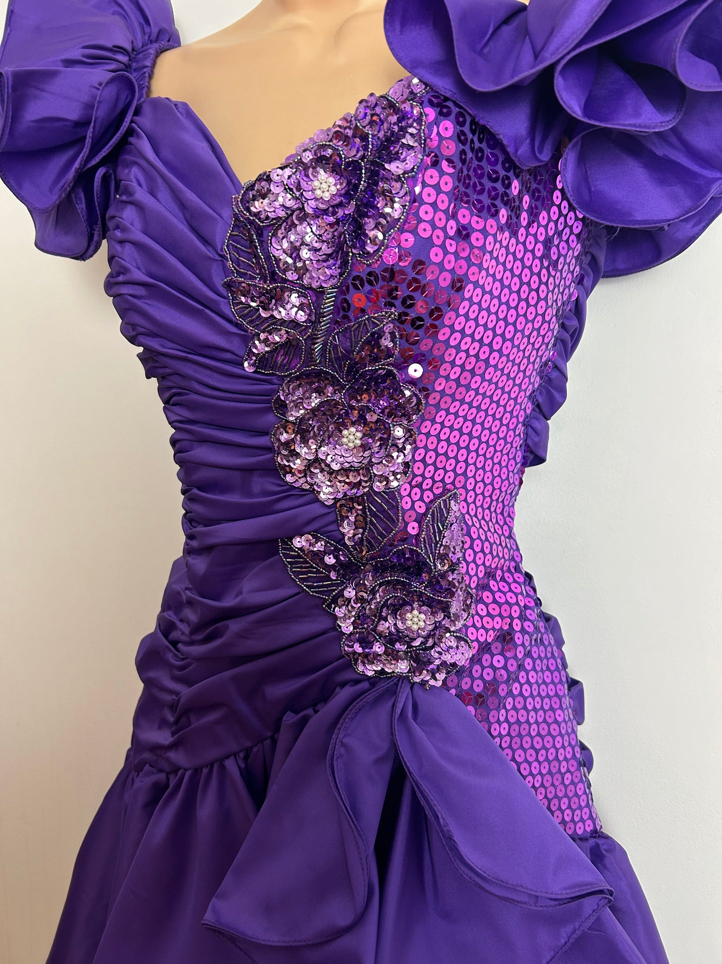 American Vintage 1980s Size 12 Purple Sequin Embellished Ruffle Sleeve Party Prom Dress