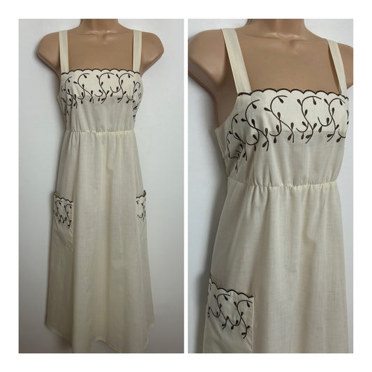 Vintage 1970s Size 8 Cream & Brown Embroidered Pocket Detail Cotton Summer Day Dress