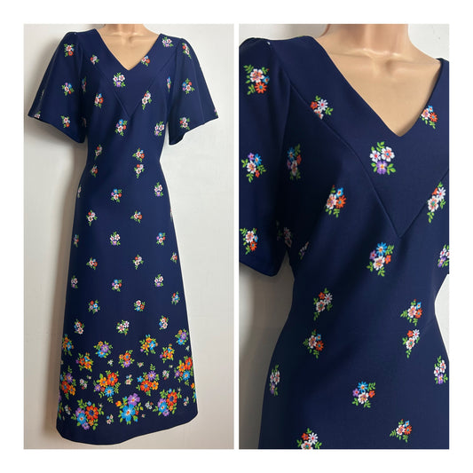 Vintage 1970s Size 10-12 Navy Blue White Purple Blue & Orange Floral Print Short Sleeve Maxi Dress