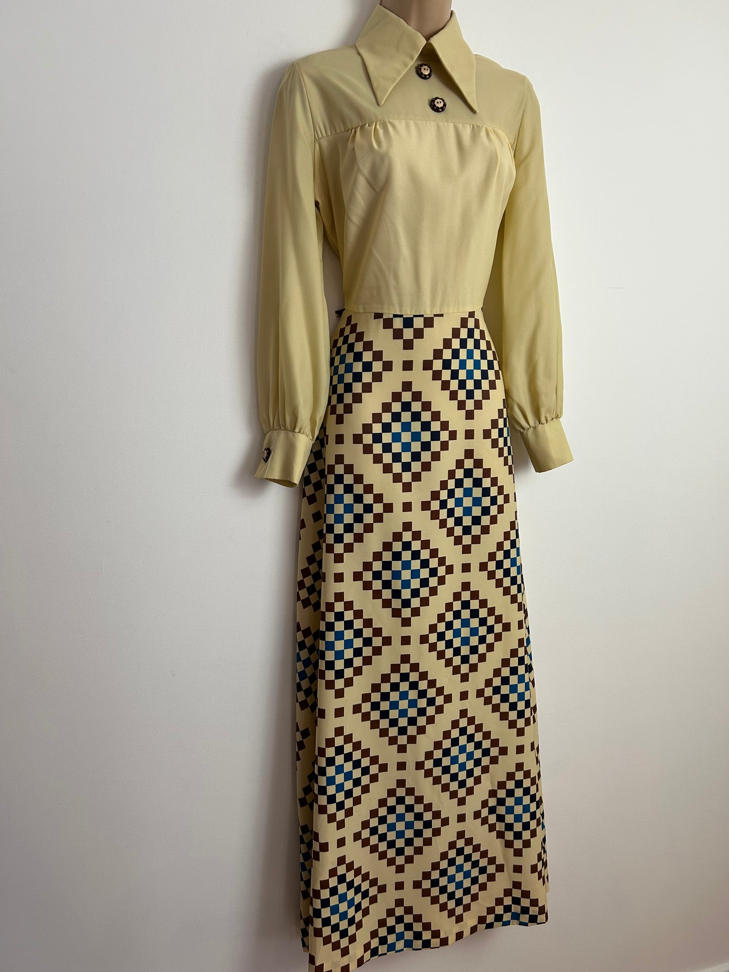 Vintage 1970s PRINCESS SABINA Size 10 Cream Brown & Blue Check Print Long Sleeve Dagger Collar Maxi Dress