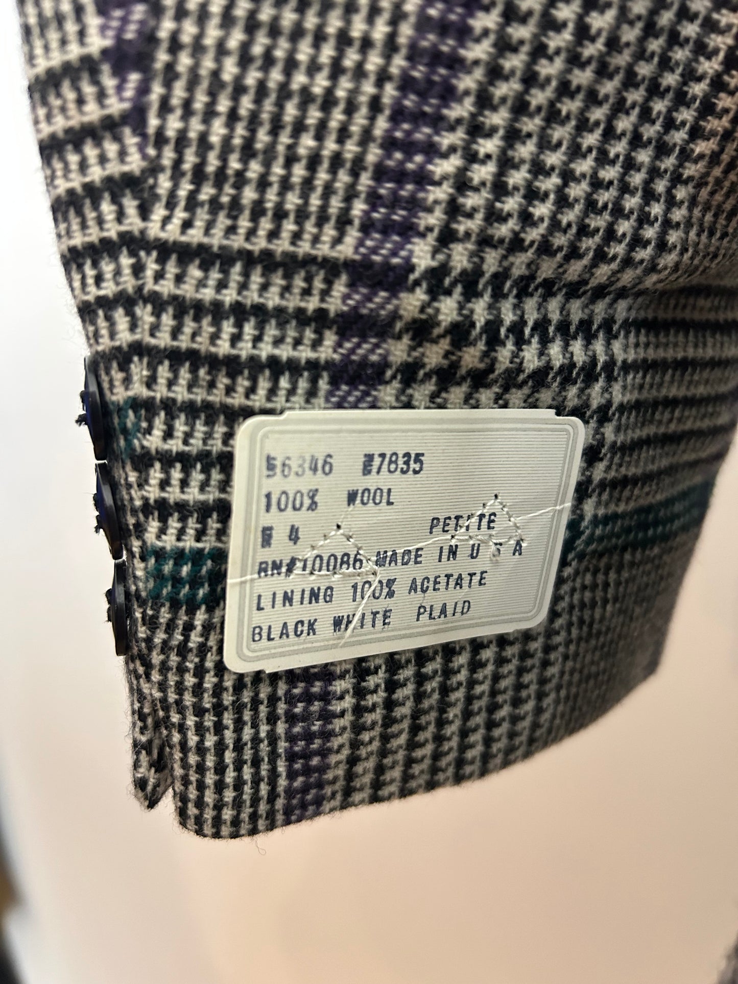 Vintage 1980s REQUIREMENTS Size 12 Black Grey & White Check Print Blazer With Velvet Collar