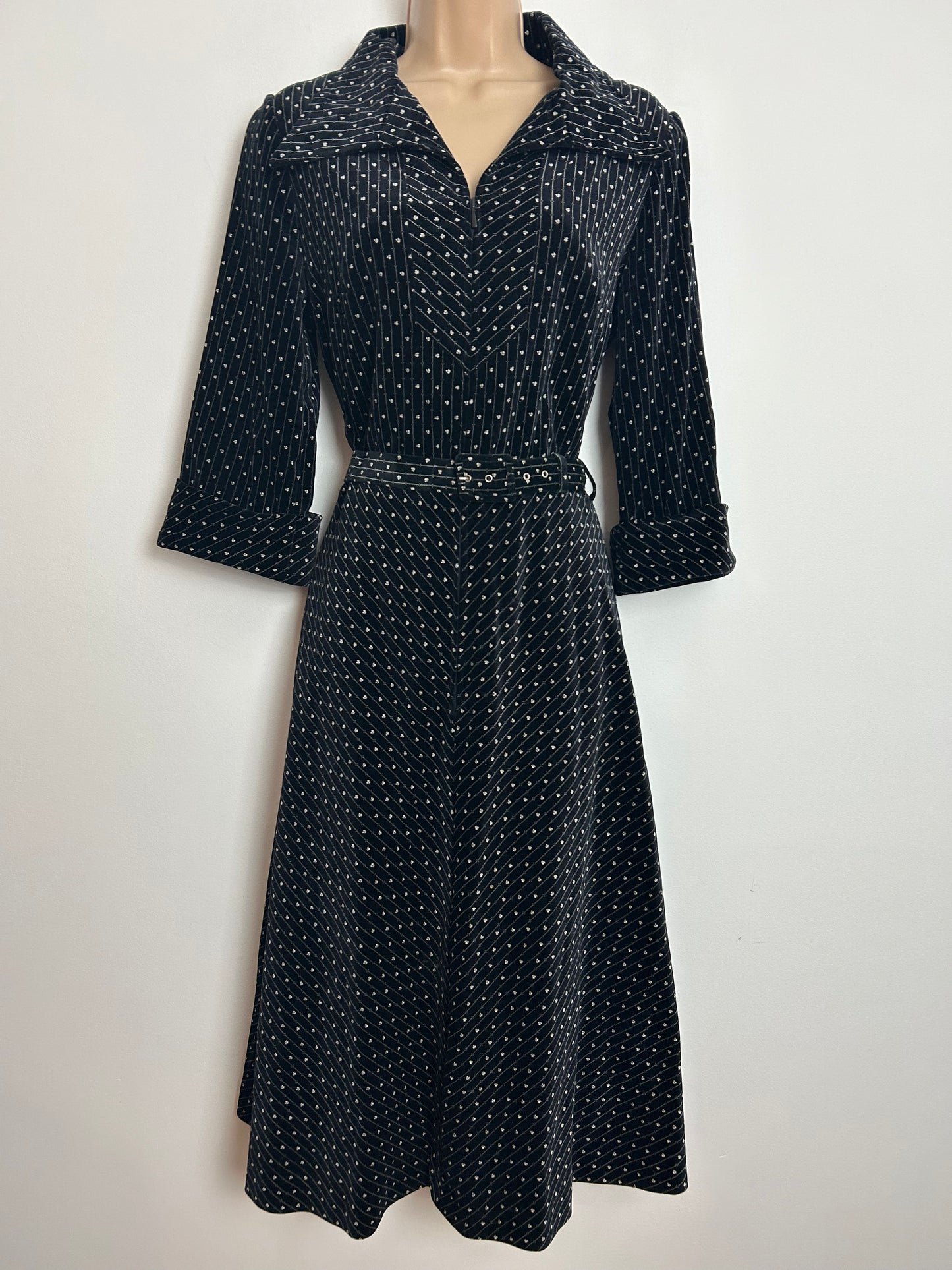 Vintage Late 1970s UK Size 14 Black & White Velvet Stripe & Floral Print 3/4 Sleeve Belted Fit & Flare Dress