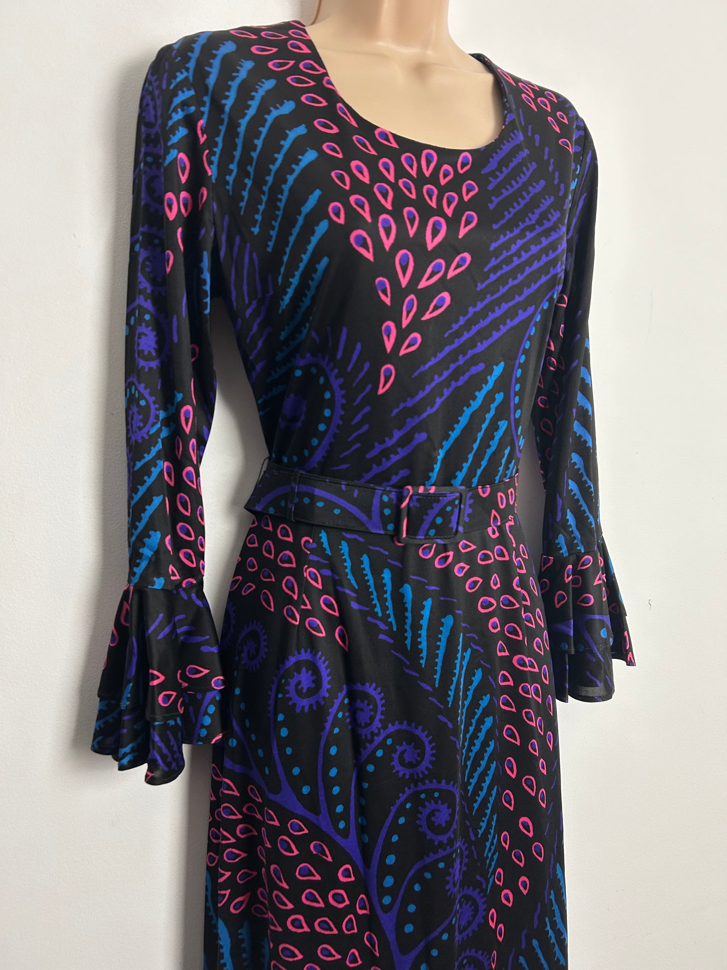 Vintage 1970s DL BARRON UK Size 10 Stunning Black Pink Purple & Blue Abstract Print Long Sleeve Belted Maxi Dress