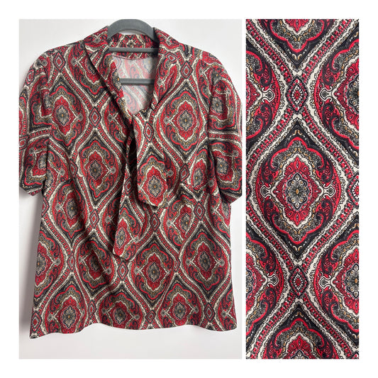 Vintage Late 70s Size 16 Red Black & Beige Nouveau Inspired Print Scarf Tie Short Sleeve Blouse