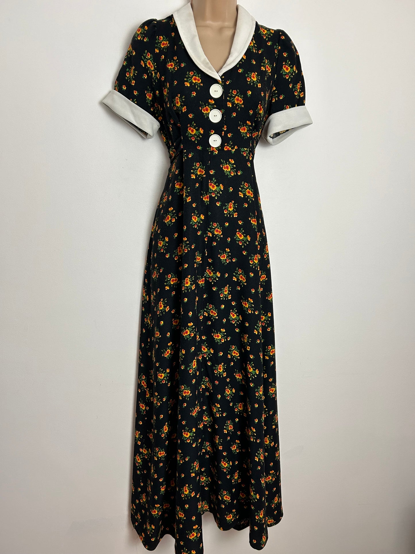 Vintage 1970s UK Size 6-8 Black & Orange Floral Print Short Sleeve Collared Tie Back Boho Maxi Dress