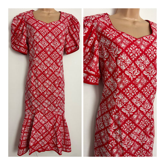 Vintage 1970s NUI NALU UK Size 10-12 Red & White Floral Print Cotton Mix Short Tulip Sleeve Midi Muumuu Style Dress