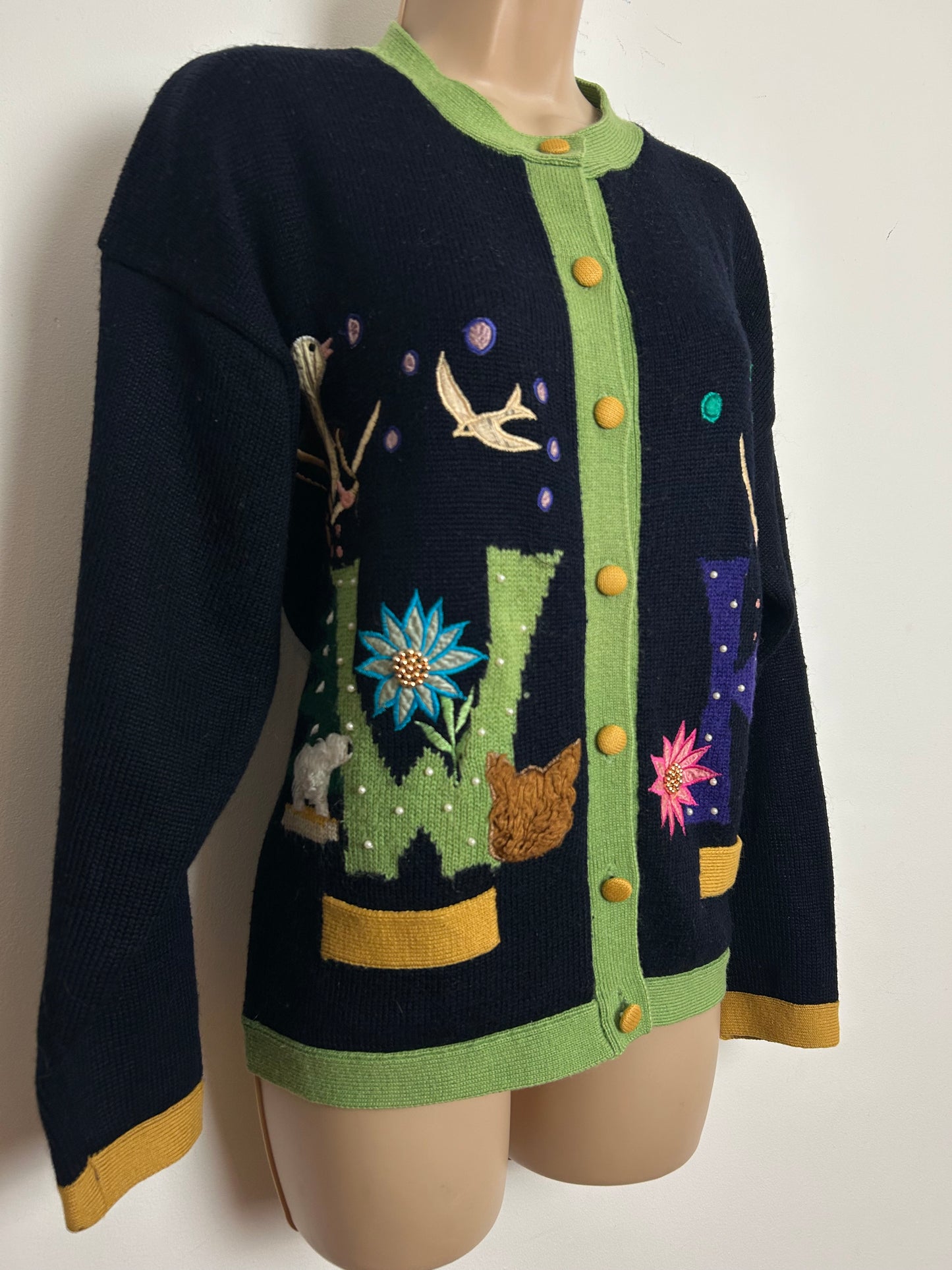 Vintage 1980s DECADE SIGNE KIABI Size 12/14 Black & Green Polar Bear Bird & Flowers Applique Detail Wool Cardigan
