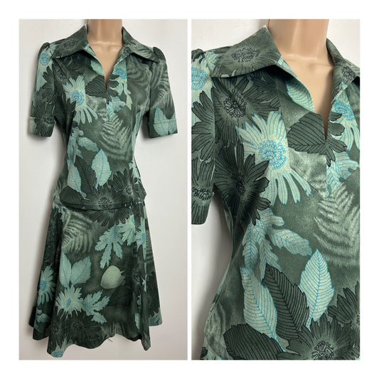 Vintage 1970s GIGI Size 8 Dark Green Floral Print Two Piece Co-Ord Skirt Suit