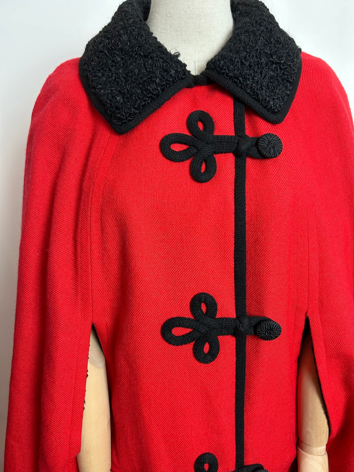 Vintage 1960s Amazing Quality Up To Size 12 BEAUTIFUL Red Wool & Velvet Reversible Cape Coat