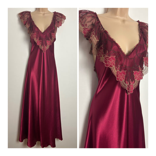 Vintage Size 14-16 Dark Red & Gold Floral Applique Ruffle Trim Full Length Negligee Nightdress