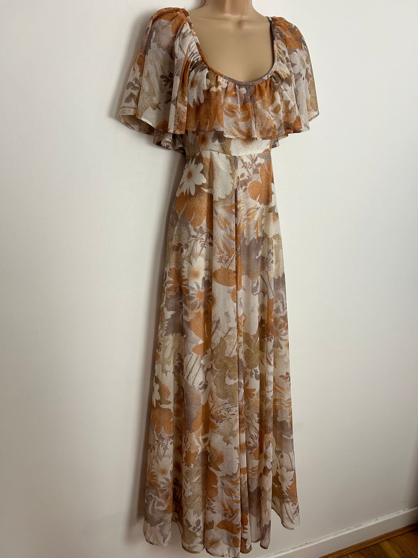 Vintage 1970s QUAD UK 12 Pretty Rusty Orange White & Brown Floral Print Cape Sleeve Boho Maxi Dress