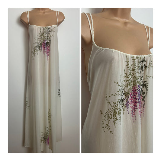 Vintage 1970s TRIUMPH INTERNATIONAL Size 12 Pale Cream Floral Print Nylon "Amourette" Nightdress