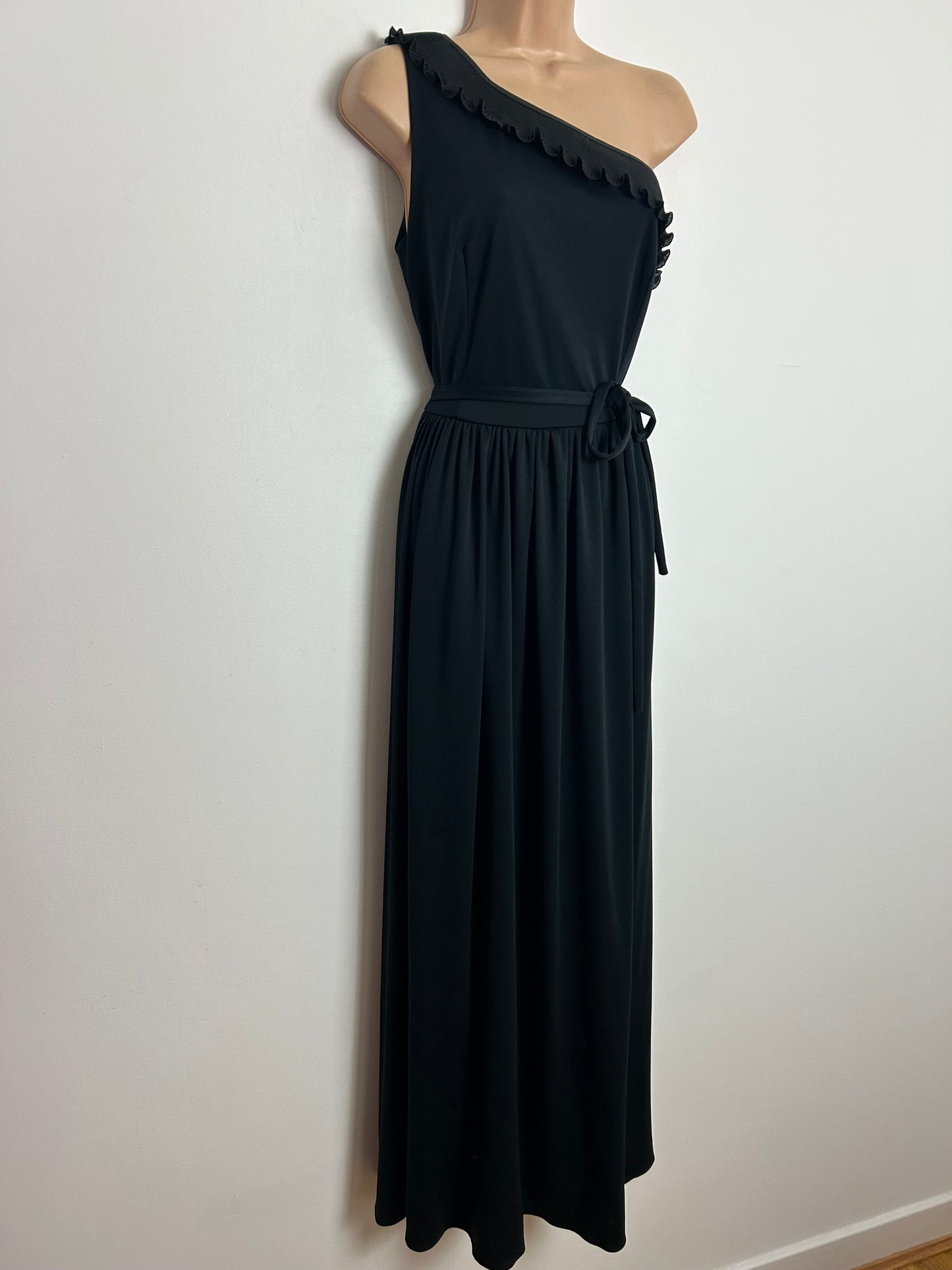 Vintage 1970s Size 10 Black Plisse Pleat Ruffle Collar Detail One Shoulder Belted Occasion Maxi Dress